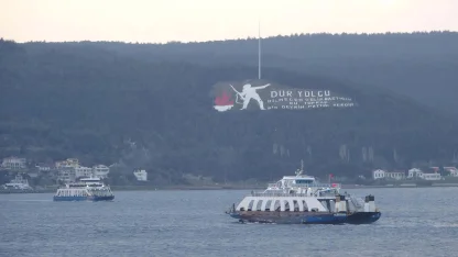 Bozcaada feribot seferlerine fırtına engeli