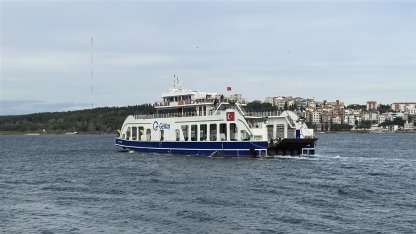 Bozcaada ve Gökçeada’da feribot seferlerine fırtına engeli
