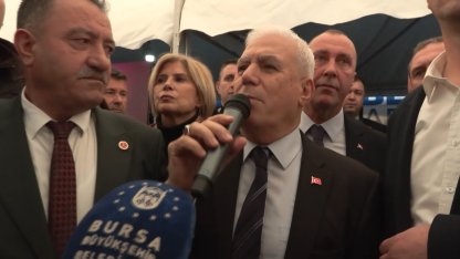 Bursa Büyükşehir Belediye Başkanı Bozbey’e saldırı girişimi; o anlar kamerada