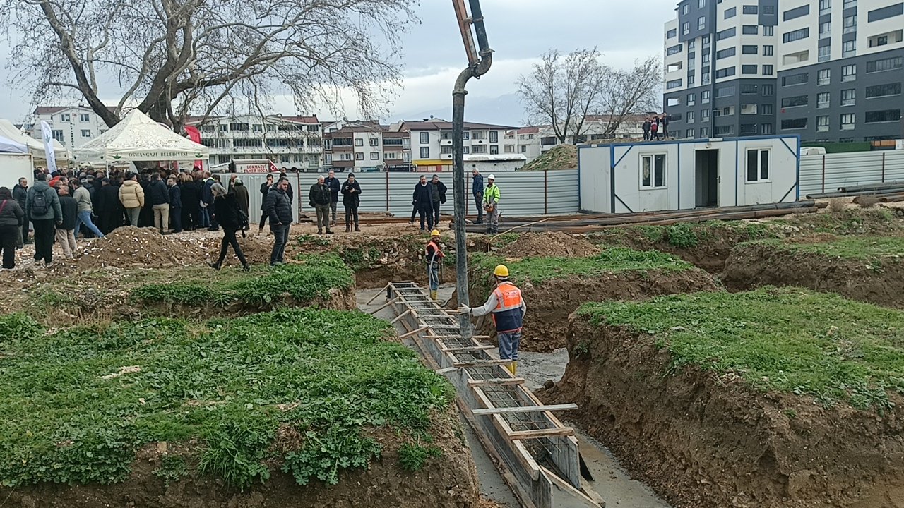 Bursa Osmangazi ilçesine yeni kapalı pazar alanı
