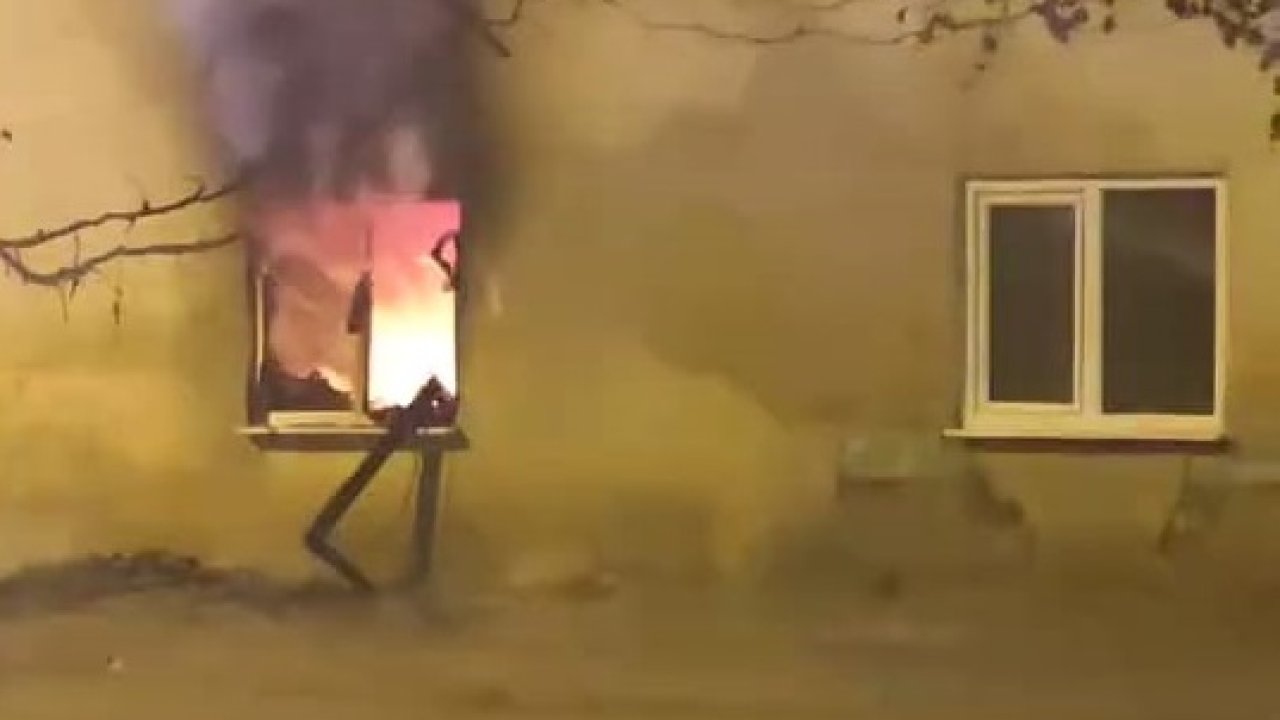 Bursa'da 2 katlı evde çıkan yangın söndürüldü