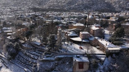 Bursa’da kar yağışı; kent merkezi beyaza büründü