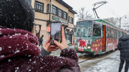 Bursa’da yeni yıl coşkusu nostaljik tramvayla yaşanıyor