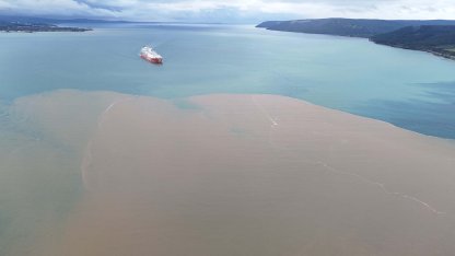 Çanakkale Boğazı'nda denizin rengi kahverengiye döndü