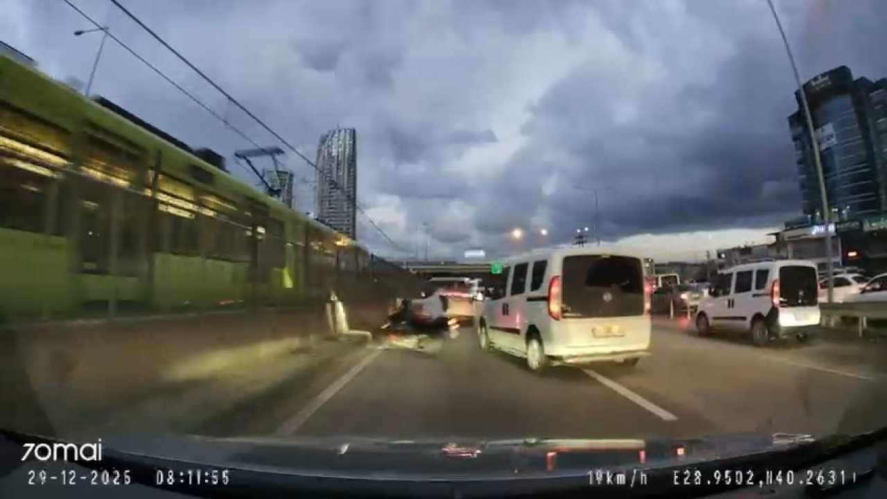 Çarptığı yaralı kadına yardım etmek yerine aracını kontrol etti