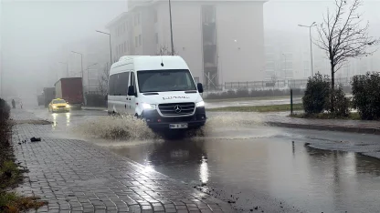 Çorlu’da sağanak etkili oldu