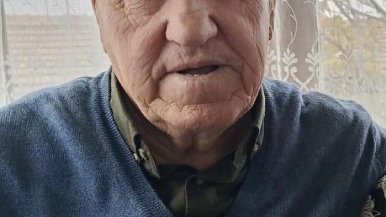 El frenini çekmeyi unuttuğu traktörün altında kalarak öldü