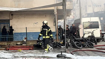 Elektrikli bisiklet tamiri ve satışı yapılan iş yerinde yangın