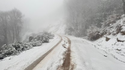 Erdek ilçesinde kar yağışı etkili oldu