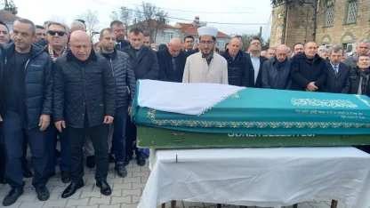 İYİ Partili Çömez’in annesi, son yolculuğuna uğurlandı