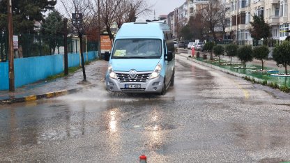 Keşan'da sağanak ve sis etkili oldu