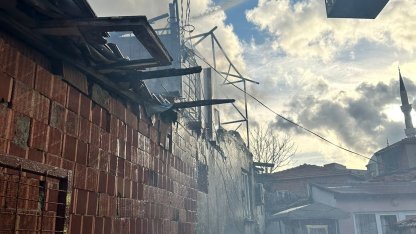 Keşan’da tek katlı evin çatısında çıkan yangın söndürüldü