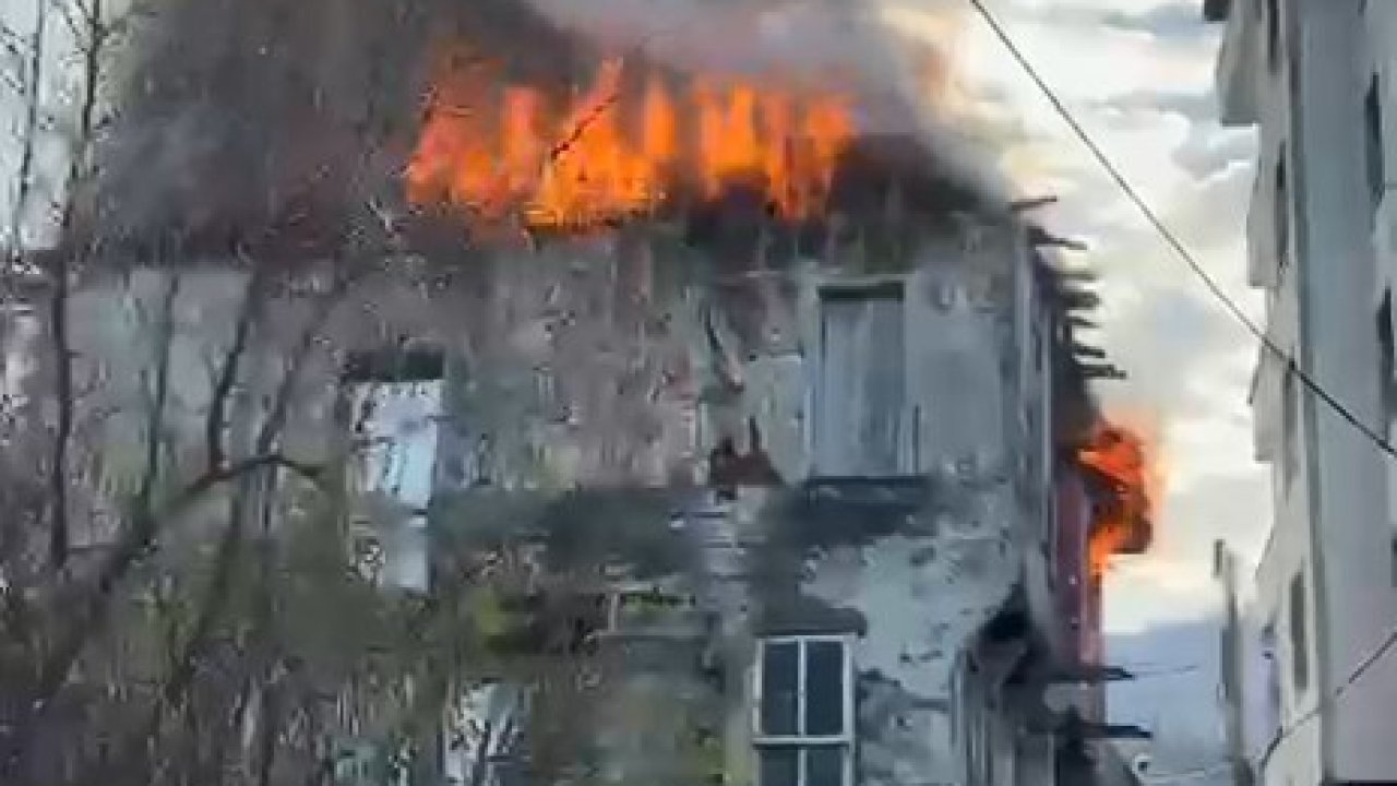Kocaeli’de 3 katlı binada yangın