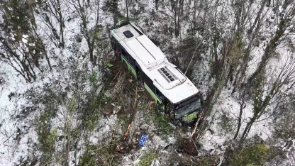 Kocaeli'de belediye otobüsü şarampole devrildi: 12 yaralı