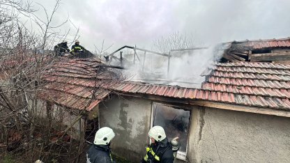 Metruk bina, yangında kullanılamaz hale geldi