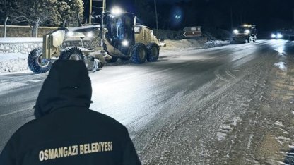 Osmangazi Belediyesi’nden karla mücadelede kesintisiz mesai