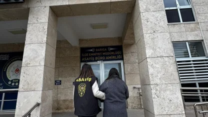 Otel odasında bıçaklı gaspa tutuklama