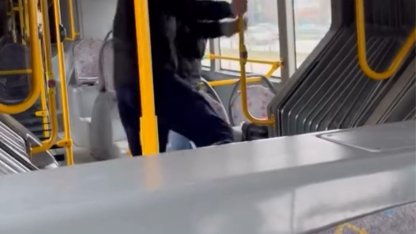 Otobüste yer tartışmasında yolcuyu darbedip, 'Komutanımı çağırın' dedi