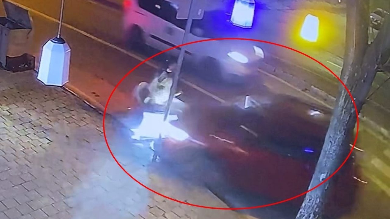 Otomobil ile motosikletin çarpıştığı kaza kamerada: 2 yaralı