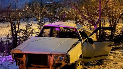 Otomobil tarlaya uçtu: 1 yaralı