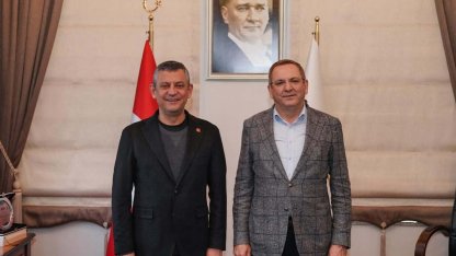 Özgür Özel, Ayvalık Belediyesi'ni ziyaret etti