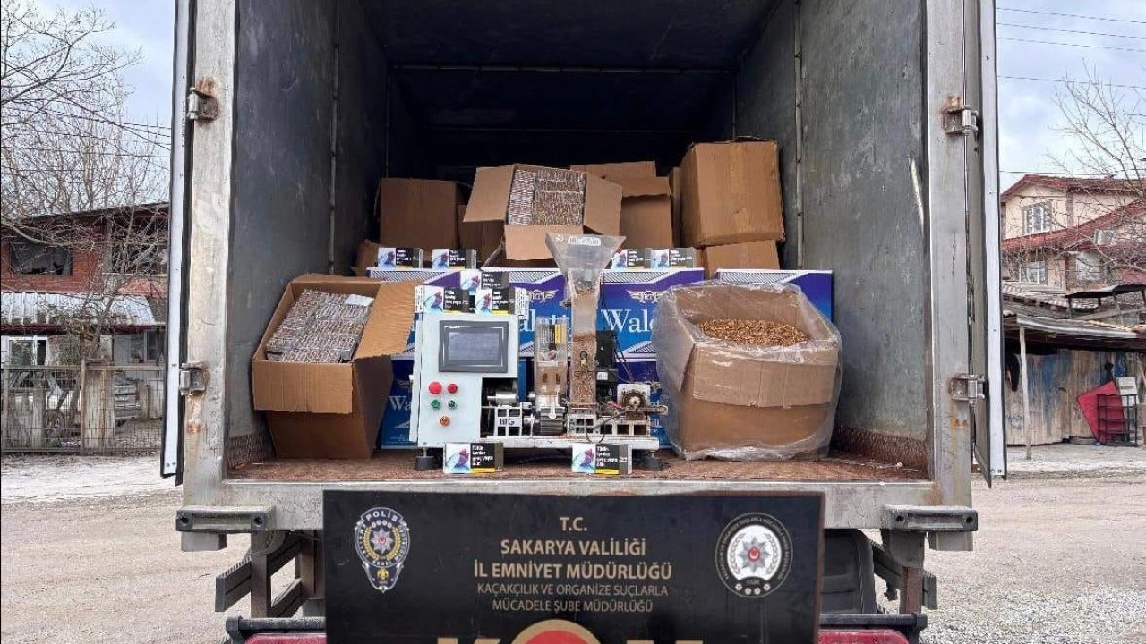 Sakarya'da 670 kilo kaçak tütün ile 483 bin makaron ele geçirildi