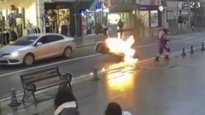 Seyir halindeki motosiklet alev aldı