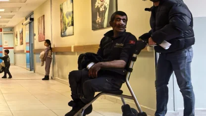 Tamir sırasında hava bastığı lastik patlayınca yaralandı