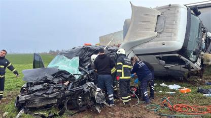 Tankerle otomobil çarpıştı, 1 ölü