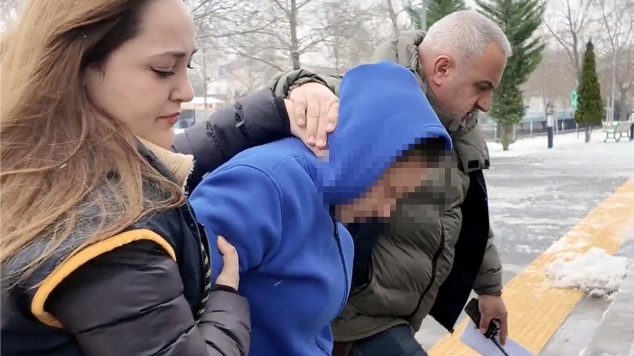 Teyzesini öldürüp, cesedini kolonya dökerek ateşe veren şüpheli ile eşi adliyede
