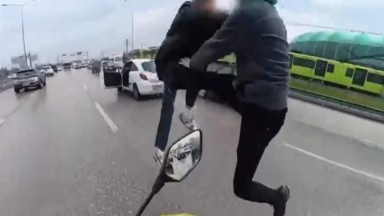 Trafikte tekme- yumruk kavga eden sürücülerin ehliyetlerine el konuldu