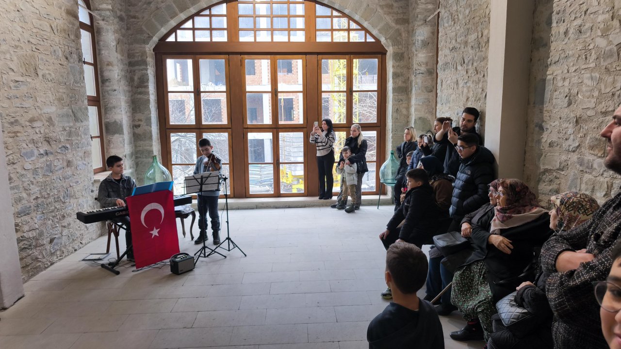 Trakya Üniversitesi Devlet Konservatuarı öğrencilerinden müzede konser