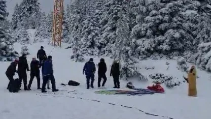 Uludağ'da telesiyej arızalandı; tatilciler metrelerce yükseklikte mahsur kaldı / Ek fotoğraflar