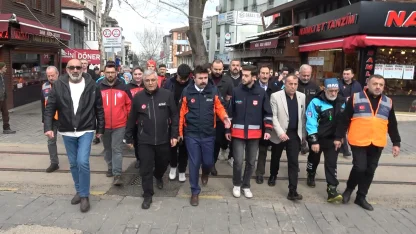 Arama kurtarma ekipleri, sessiz yürüyüşle 6 Şubat’ı andı