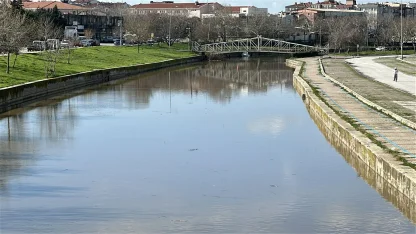 Atikhisar Barajı doldu, kontrollü su bırakılmaya başlandı