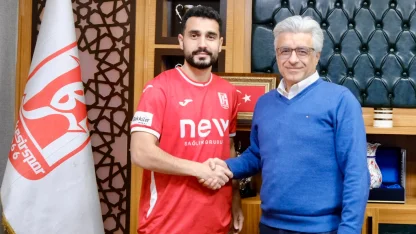 Balıkesirspor'da Serhat uzattı