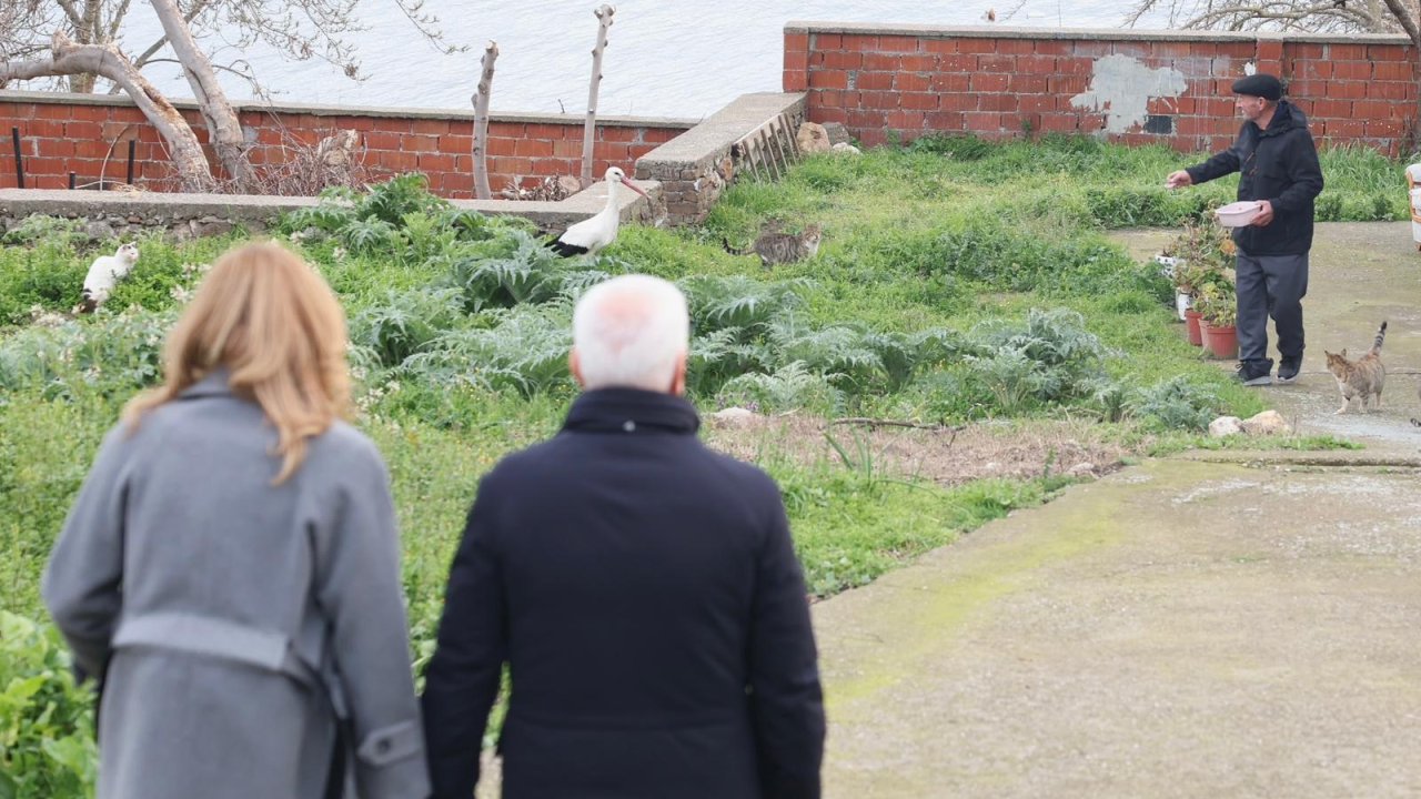 Başkan Bozbey’den Yaren Leylek ve Adem Amca'ya ziyaret
