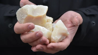 Binaların sıvılaşan zeminleri ‘bor’ katkılı formül enjekte edilerek depreme karşı güçlendiriliyor