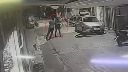 Bursa'da 1 kişinin yaralandığı silahlı kavga kamerada