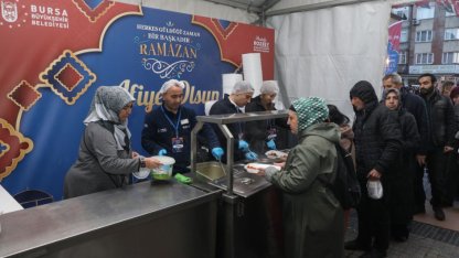 Bursa’da binlerce kişi aynı iftar sofrası etrafında buluşuyor