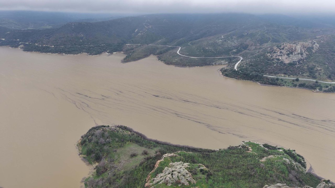 Çanakkale'de baraj doldu; belediye taşkın için uyardı