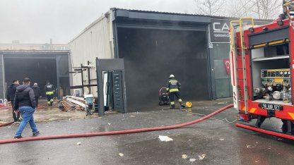 Çorlu'da işyeri, çıkan yangında hasar gördü