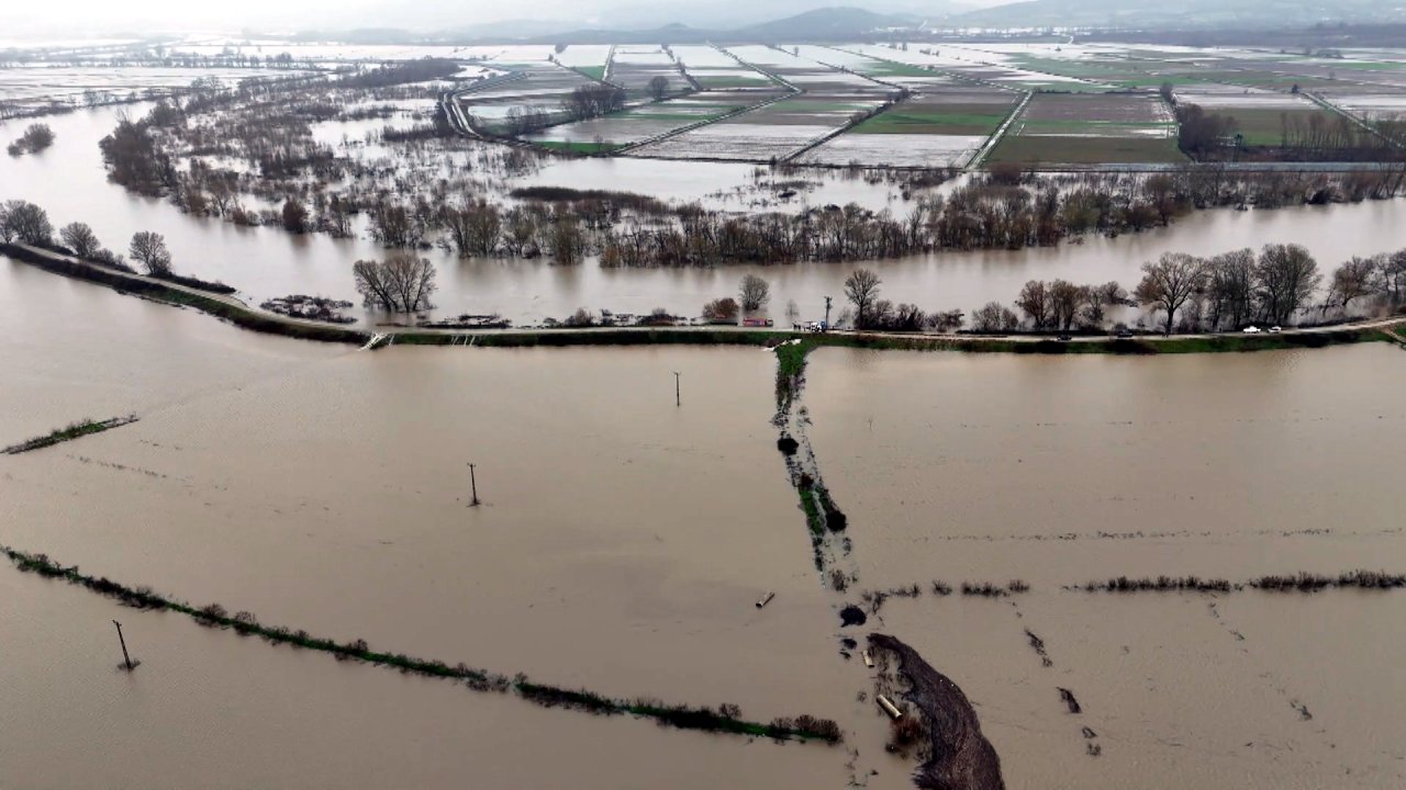 Edirne'de debisi artan Tunca'da 'kırmızı', Meriç'te 'turuncu' alarm verildi