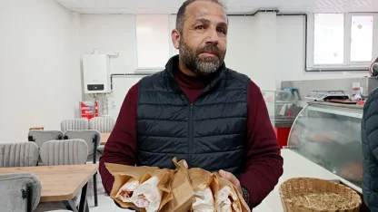 Edirne’de Hatay’lılardan 6 Şubat’ın yıldönümünde dürüm ikramı