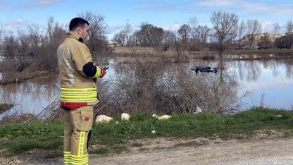 Edirne'de nehirlerin debileri düşüşe geçti: 3 gün mahsur kalan TIR şoförü kurtarıldı/Ek fotoğraflar