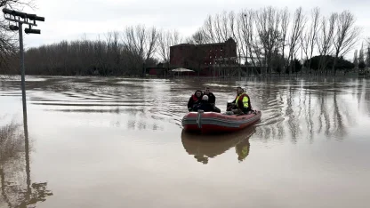 Edirne'de nehirlerin debileri düşüşe geçti, köprüler yaya trafiğine açıldı