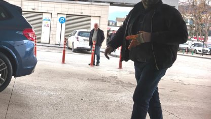 Elini metal profile kaptıran işçinin iki parmağı koptu