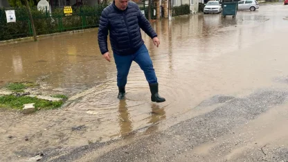 Enez'de sağanak; su baskınları yaşandı