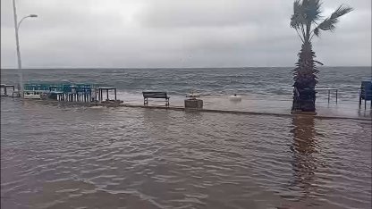 Gemlikt'e deniz ile kara birleşti