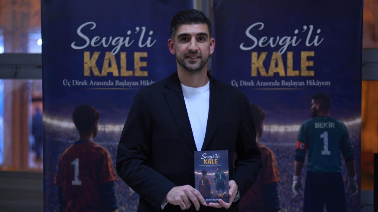 İnegölspor’un kalecisi futbol kariyerini ‘Sevgi’li Kale’ kitabıyla kaleme aldı